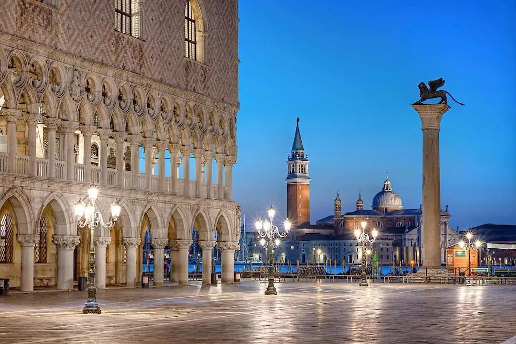 Venetian Mood Ground Floor Suite Mestre 0*,  Italy